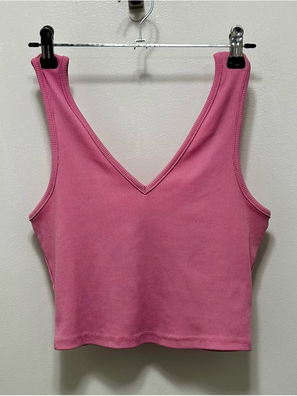 SHEIN Pink Ribbed V-Neck Crop Tank